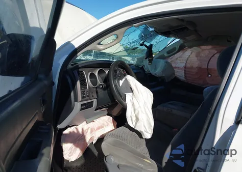 2012 Toyota Tundra Grade 5.7L V8 z USA, uszkodzony, nr VIN 5TFRY5F19CX121652